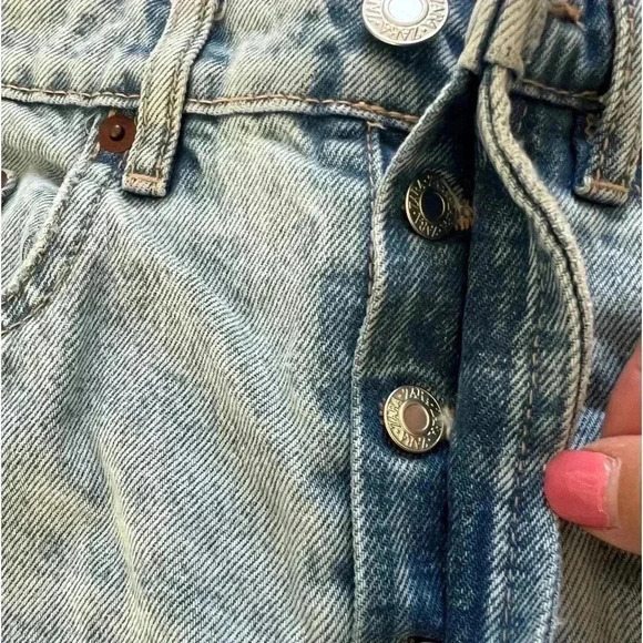 ZARA High Waist Light Wash Cut Off Button Fly Raw Hem Denim Shorts Size 4 - Picture 2 of 5